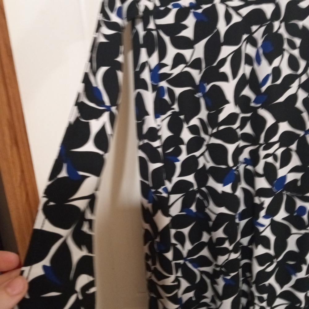 Ann Taylor Black and Blue V-Neck Midi Sundress - Picture 5 of 7